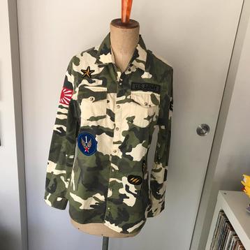 Hemd in camouflage print beschikbaar voor biedingen