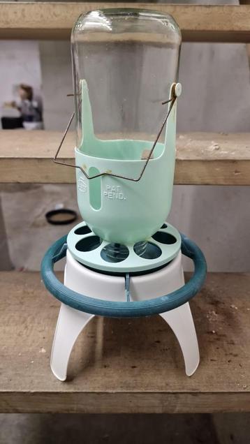 Voersilo met voet beschikbaar voor biedingen