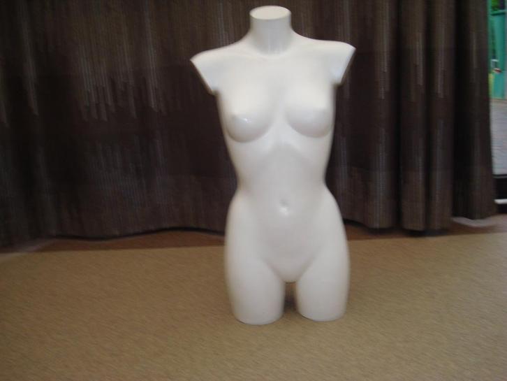 BUSTE OF ETALAGEPOP VROUWELIJK MODEL, Hobby en Vrije tijd, Overige Hobby en Vrije tijd, Zo goed als nieuw, Ophalen