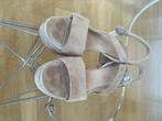 UNISA plateausandalen beige daimleder, Kleding | Dames, Ophalen, Beige, Sandalen of Muiltjes, Zo goed als nieuw