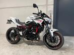 Kawasaki Z650 met Akrapovic uitlaat + extra's (bj 2022), Motoren, Motoren | Kawasaki, Bedrijf, Meer dan 35 kW, Overig, 650 cc