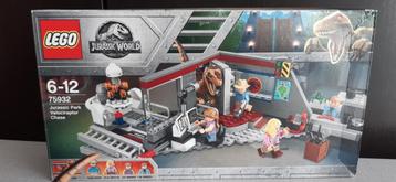 Lego Jurassic Park - 75932 Jurassic Park Velociraptor Chase