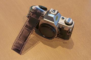 Canon AE-1 zilver gerenoveerd beschikbaar voor biedingen