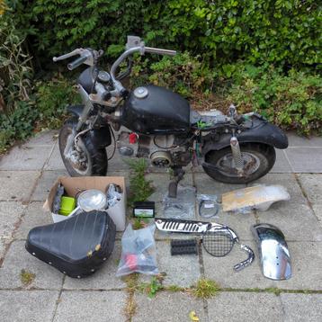 Jincheng Monkey 50cc voor onderdelen + nieuwe onderdelen  beschikbaar voor biedingen