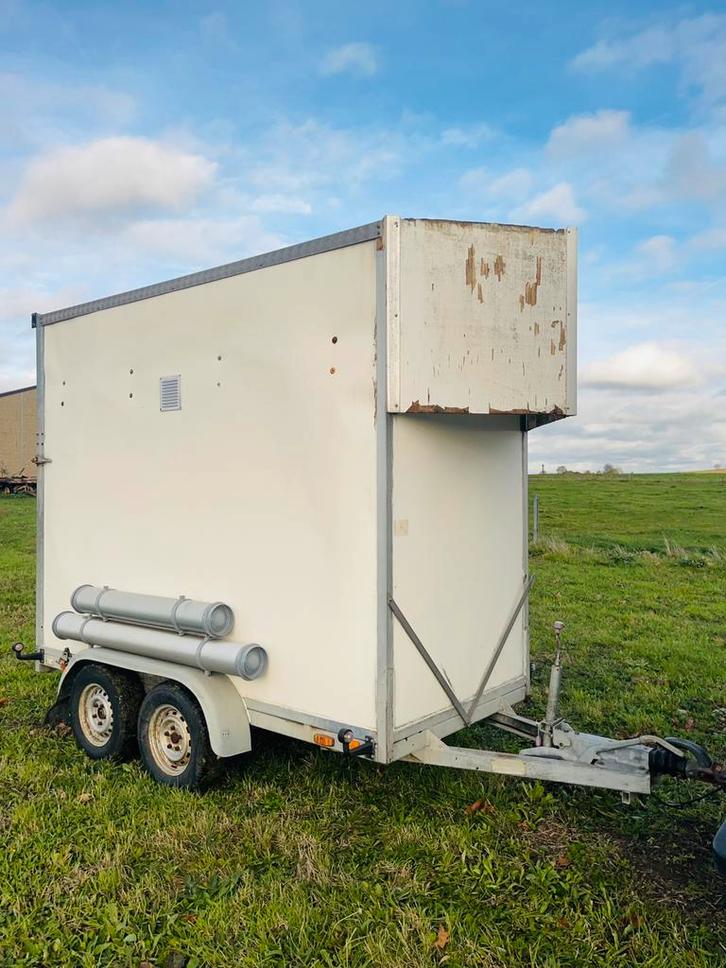 2T7 hoge gesloten trailer: 2m32 (binnen) kantelhelling, Auto's, Bestelwagens en Lichte vracht, Particulier, LED verlichting, Ophalen