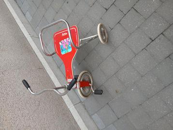 Retro vintage driewieler fiets beschikbaar voor biedingen