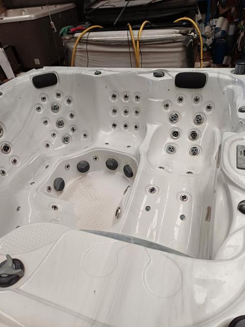 Mooie nette jacuzzi met nieuw deksel, Tuin en Terras, Zwembad-toebehoren, Ophalen of Verzenden