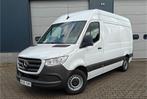 Mercedes-Benz Sprinter 317 L2H2 Automaat 170PK MBUX Airco, Auto's, Gebruikt, 4 cilinders, 2000 kg, Wit