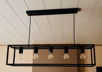 Lustre noir beschikbaar voor biedingen