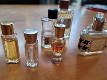 lot miniatuur parfums Dior vintage beschikbaar voor biedingen