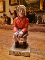 Oud zeldzaam beeldje van vrouw schijterke Berck Plage, Ophalen of Verzenden