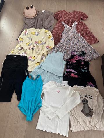 Lot des vêtements pour filles  beschikbaar voor biedingen