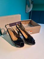 Clarks peeptoe pumps lak leder maat 39 nieuw, Ophalen, Pumps