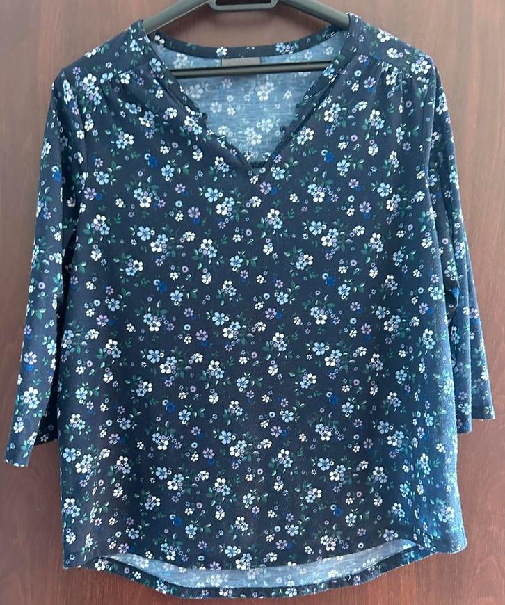 Gebloemde blouse van Yessica C&A, Kleding | Dames, Blouses en Tunieken, Gedragen, Maat 38/40 (M), Blauw, Ophalen of Verzenden