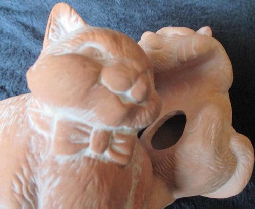 2 poesjes in terra cotta, nieuwe staat, samen 1,50 euro, Verzamelen, Dierenverzamelingen, Nieuw, Beeldje of Figuurtje, Hond of Kat