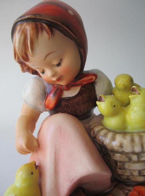 M I Humm.:57/l -Little Chicken Mother-Large 1957-1ste versie, Collections, Statues & Figurines, Comme neuf, Hummel, Envoi