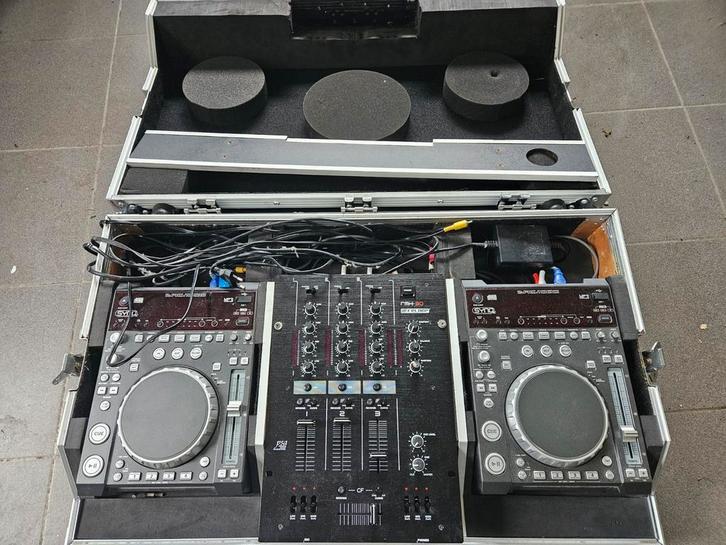 DMC 1000 DJ-set met flightcase en kabels – in topstaat!, Muziek en Instrumenten, Dj-sets en Draaitafels, Zo goed als nieuw, Dj-set