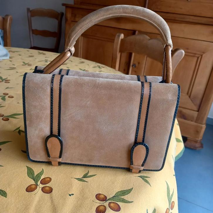 Super beau petit sac vintage, comme neuf !, Bijoux, Sacs & Beauté, Sacs | Sacs de voyage & Petits Sacs de voyage, Enlèvement ou Envoi