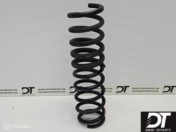 Schroefveer achter oranje BMW E39 M5 33532229176 beschikbaar voor biedingen