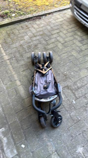 Zwarte buggy te koop  beschikbaar voor biedingen