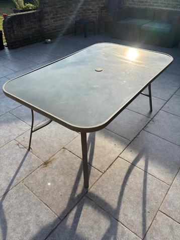 Tuintafel rechthoekig afgeronde hoeken metaal en glas  beschikbaar voor biedingen