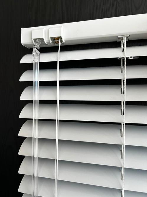 Witte aluminium jaloezie - lamel 35 mm - B 1367 x H 1290 mm, Maison & Meubles, Ameublement | Rideaux & Stores à lamelles, Neuf