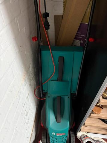 Bosh arm 3200 elektrisch grasmaaier beschikbaar voor biedingen