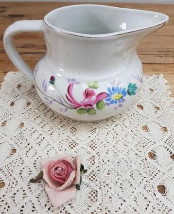 Grote Franse brocante bruidsservies kan , handbeschilderd beschikbaar voor biedingen