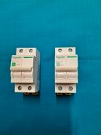 2x Schneider, automaat,2polig 16A, Doe-het-zelf en Bouw, Verzenden, Zo goed als nieuw