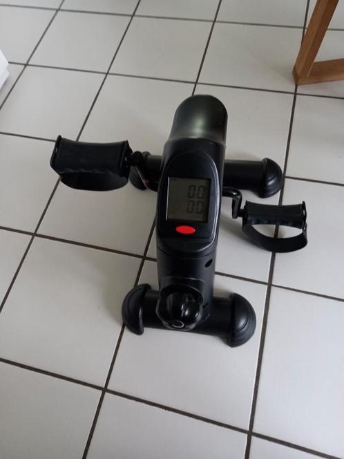 Arm-en beentrainer, Sport en Fitness, Fitnessapparatuur, Zo goed als nieuw, Stoelfiets, Ophalen of Verzenden