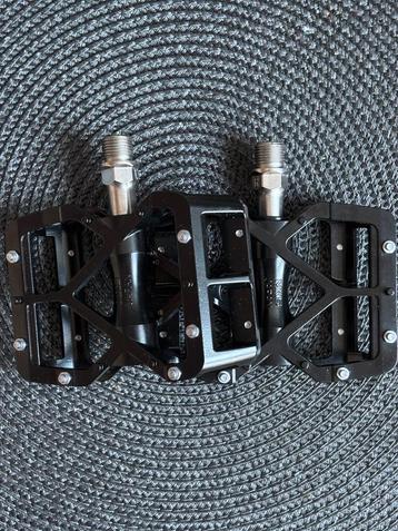 MKS Always Black Pedalen – Nieuw  beschikbaar voor biedingen