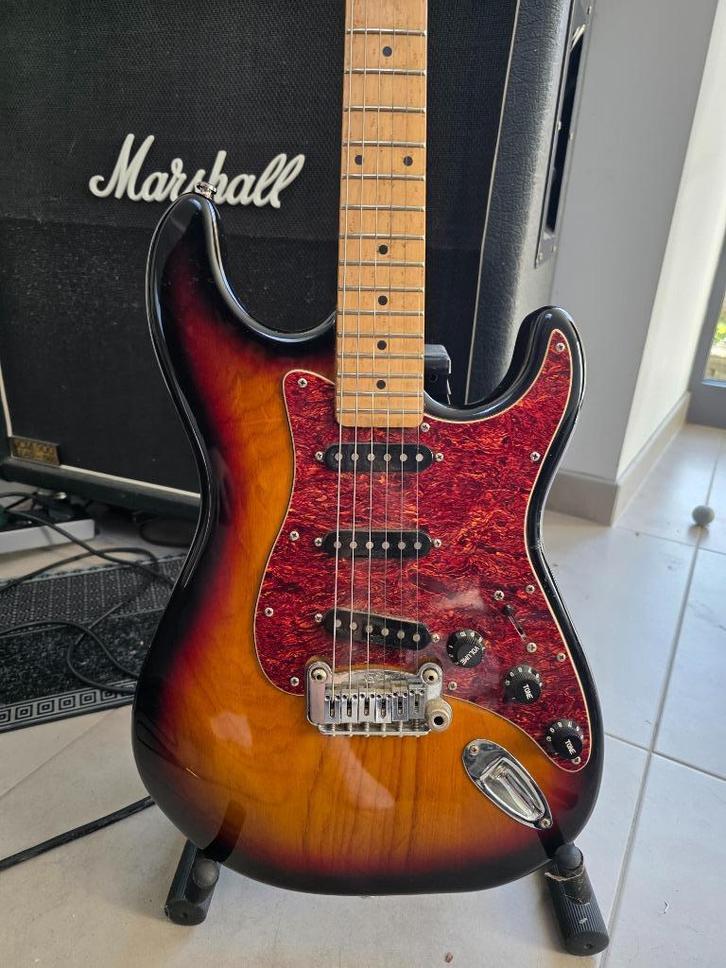 G&L Tribute Series Legacy (Stratocaster), Muziek en Instrumenten, Snaarinstrumenten | Gitaren | Elektrisch, Zo goed als nieuw