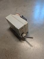 Industrieel CEE stopcontact, Ophalen