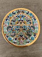 Assiette decorative murale, Enlèvement