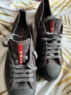 Sneakers Prada authentic, Sports & Fitness, Comme neuf