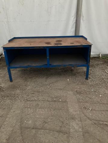 werkbank beschikbaar voor biedingen