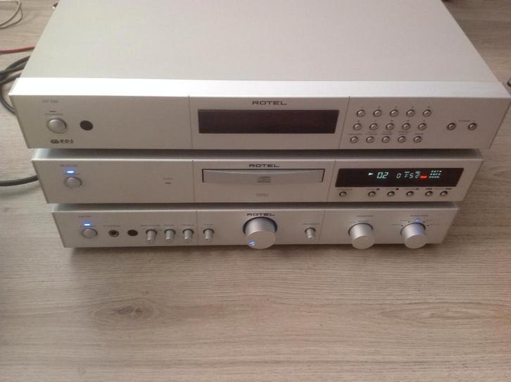 Rotel RA-02 Amplifier,Rotel RCD-02 Player ,Rotel RT-02Tuner, TV, Hi-fi & Vidéo, Chaîne Hi-fi, Comme neuf, Lecteur CD, Tuner ou Radio