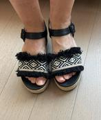 Zwarte plateau sandaal maat 39, H&M, Enlèvement ou Envoi, Comme neuf, Noir