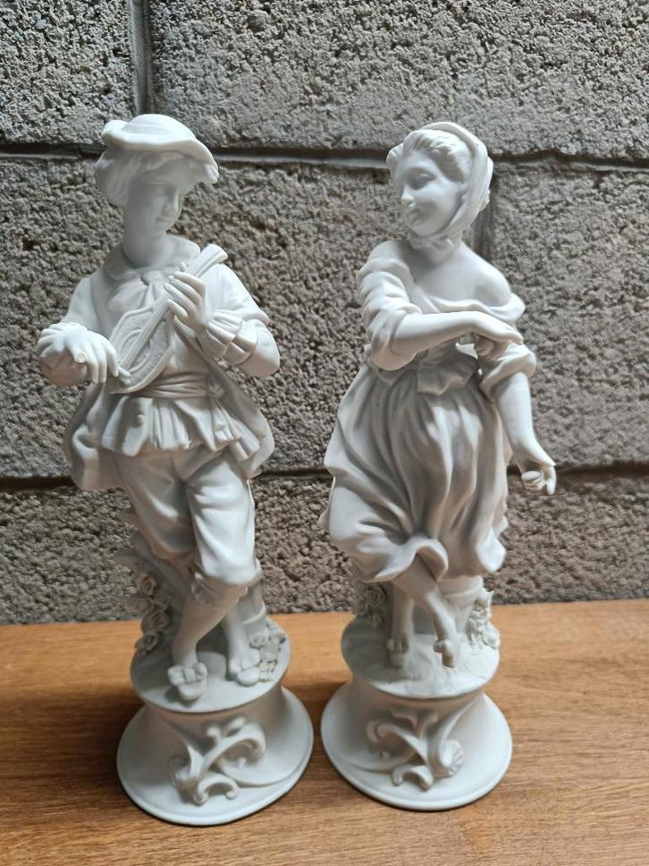 set van 2 bisquit beeldjes en een bisquit heiligenbeeld, Collections, Statues & Figurines, Utilisé, Enlèvement