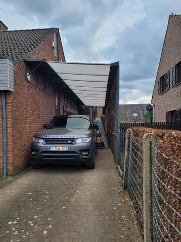 Grote carpoort beschikbaar voor biedingen