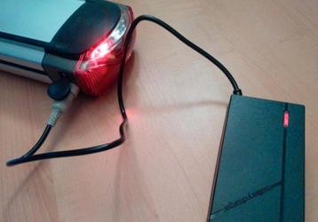 Gazelle Batterij Lader 36V / 48V 2A 3pin, Enlèvement, Neuf, Général