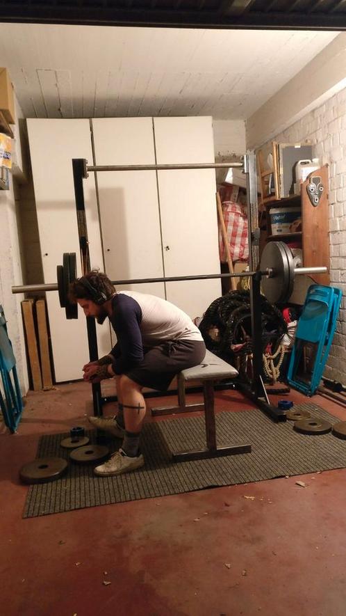 Rack à squat + bench, Sport en Fitness, Fitnessapparatuur, Gebruikt, Ligfiets, Armen, Benen, Borst, Buik, Rug, Metaal, Ophalen