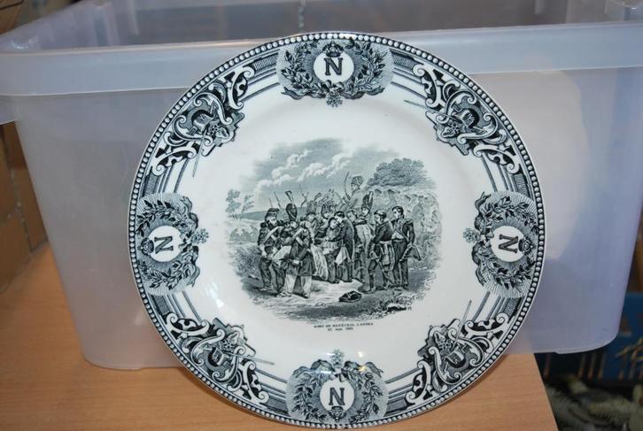 assiette de collection * NAPOLEON * marque BOSH, Antiquités & Art, Art | Autres Art, Enlèvement ou Envoi