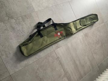 foudraal voor 2 opgetuigde hengels beschikbaar voor biedingen