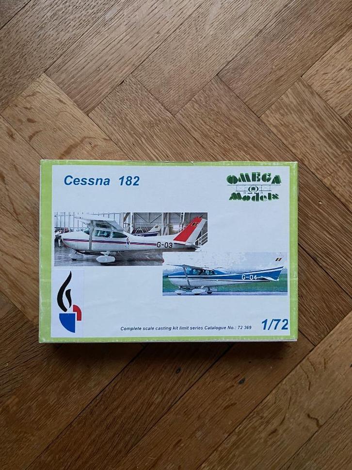 CESSNA 182 - RIJKSWACHT - 1/72, Hobby en Vrije tijd, Modelbouw | Vliegtuigen en Helikopters, Nieuw, Vliegtuig, 1:72 tot 1:144