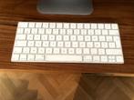 Apple - Magic Keyboard - Français - AZERTY, Computers en Software, Toetsenborden, Azerty, Ophalen of Verzenden, Zo goed als nieuw