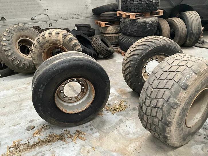 Pneu et jante (5x), Articles professionnels, Agriculture | Pièces | Pneus, Jantes & Essieux