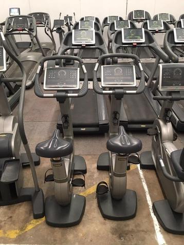 UIT OPHEF crosstrainer loopband kracht cardio set TECHNOGYM beschikbaar voor biedingen