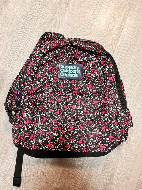 SUPERDRY schooltas rugzak als nieuw (23/2), Bijoux, Sacs & Beauté, Sacs | Cartables, Comme neuf, Enlèvement ou Envoi