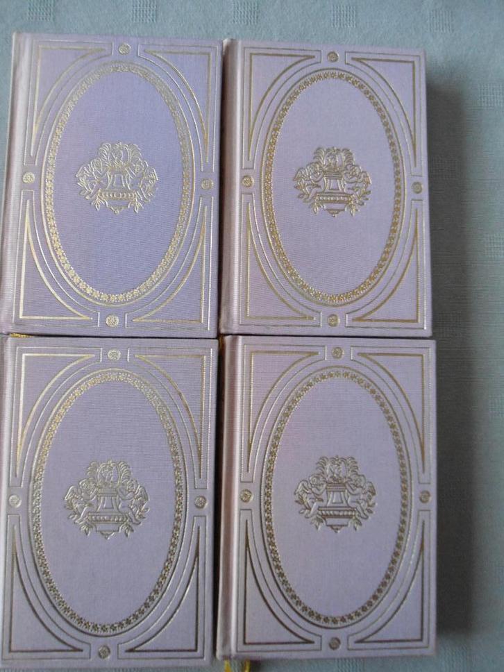 4 Tomes en 12/8-Les Plus Beaux Contes du Siècle Galant, Boeken, Sprookjes en Fabels, Zo goed als nieuw, Ophalen of Verzenden